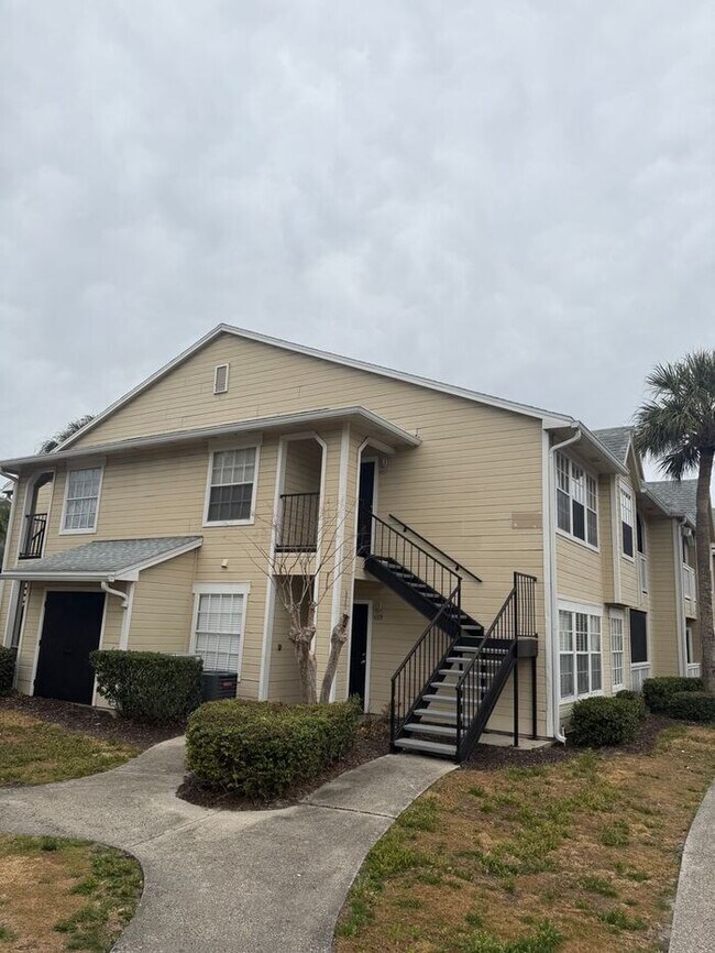 1049 S Hiawassee Rd in Orlando, FL - Building Photo - Building Photo