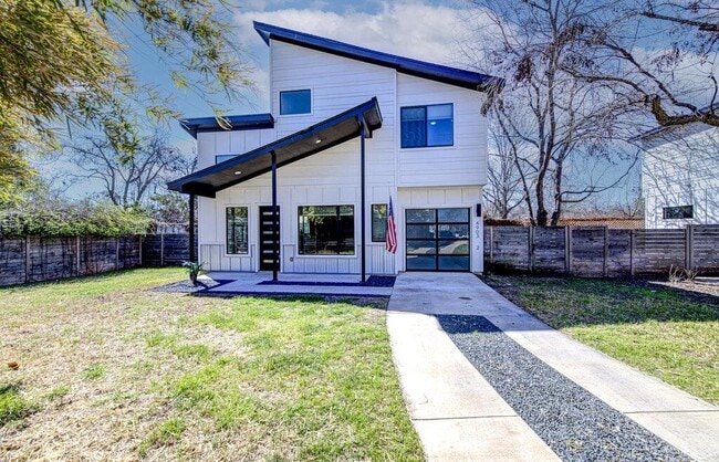 4903 Lyons Rd in Austin, TX - Building Photo - Building Photo