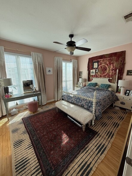 4424 Holland Ave, Unit 305 in Dallas, TX - Foto de edificio - Building Photo