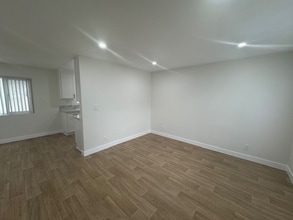 8127 Stewart and Gray Rd in Downey, CA - Building Photo - Building Photo