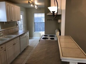 3251 Rosebank Dr in Dallas, TX - Building Photo - Building Photo