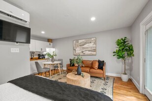 4950 Polk St, Unit SI ID1531097P in Houston, TX - Building Photo