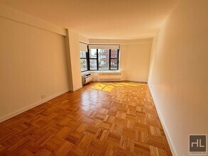 Fourth Avenue, Unit 11B in New York, NY - Building Photo - Building Photo