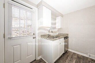 401 Johnston Rd in Pittsburgh, PA - Building Photo - Building Photo