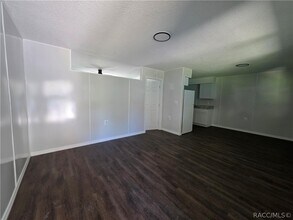 645 NE 10th St in Crystal River, FL - Building Photo - Building Photo