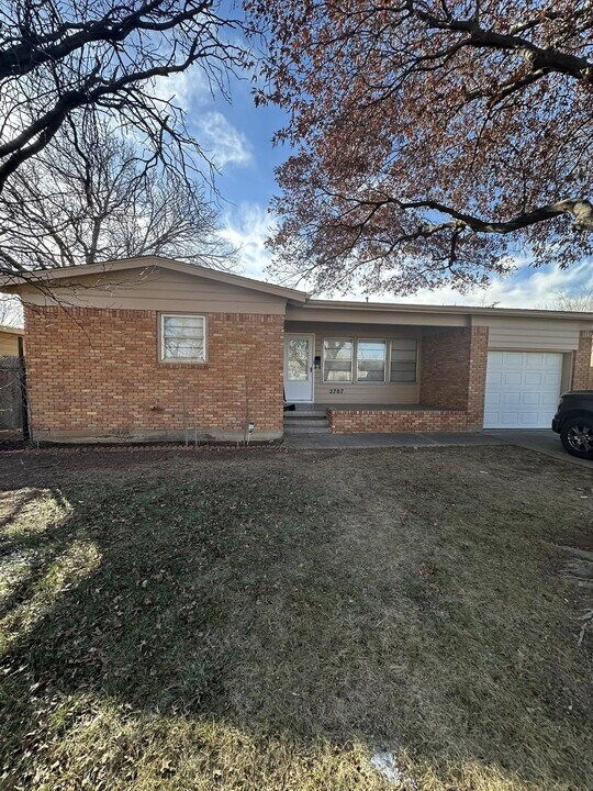 2707 Pawnee Dr in Amarillo, TX - Building Photo