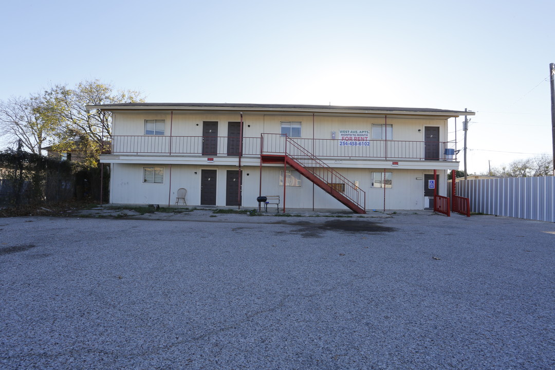 810 W Avenue D in Killeen, TX - Building Photo