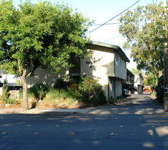 Mendocino Manor in Santa Rosa, CA - Building Photo - Building Photo