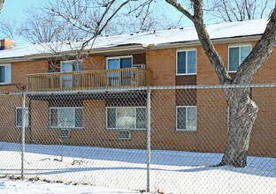 WestPark Apartments in Milwaukee, WI - Foto de edificio - Building Photo