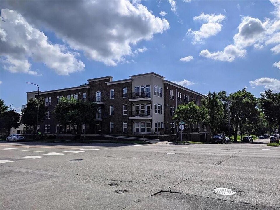 605 Snelling Ave S-Unit -106 in St. Paul, MN - Building Photo