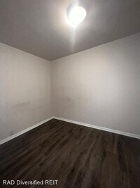 2521 N Cleveland St - 4