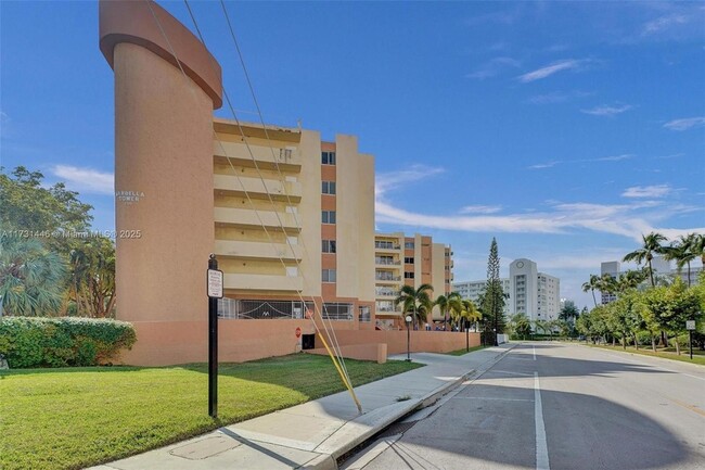 200 178th Dr, Unit 708 in Sunny Isles Beach, FL - Building Photo - Building Photo