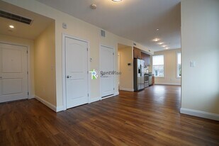 315 Broadway in Somerville, MA - Building Photo