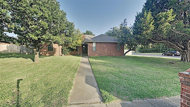 1616 Shadybrook Ln in Edmond, OK - Building Photo - Building Photo