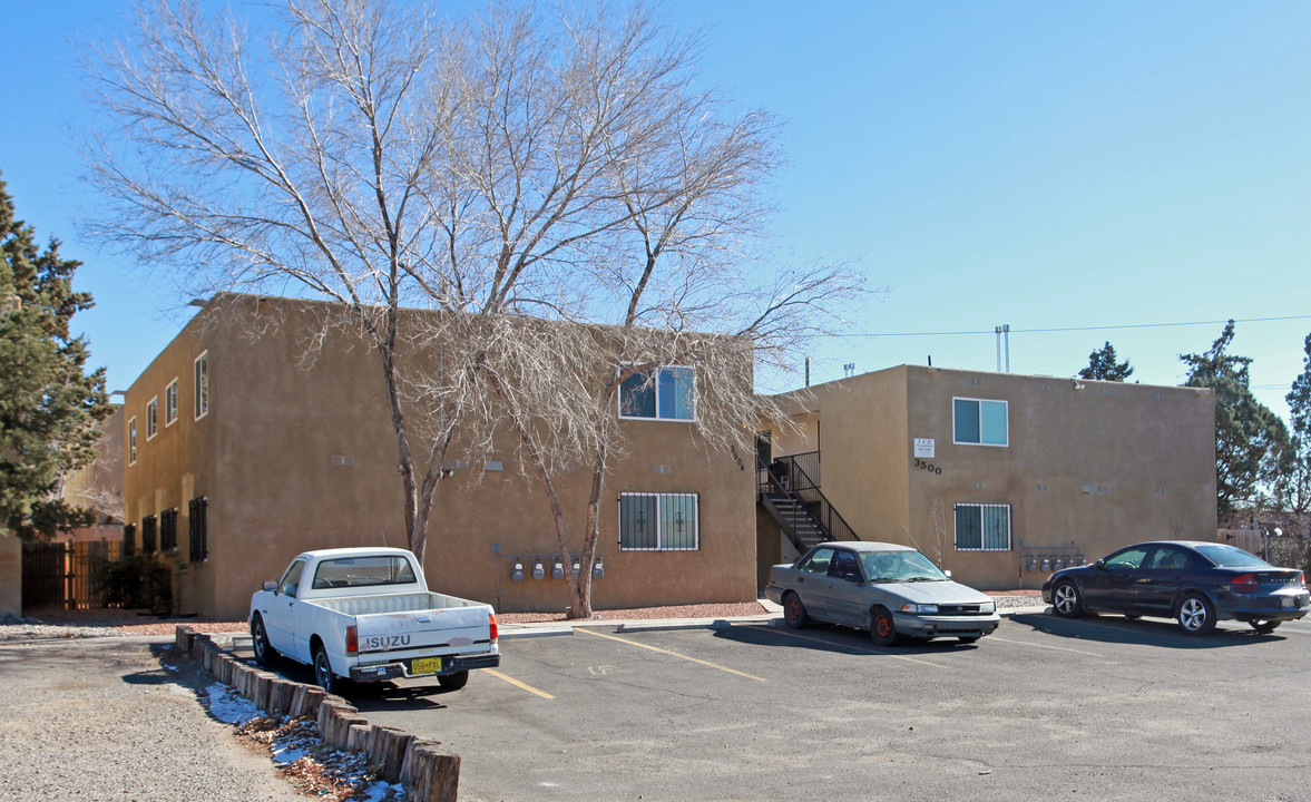 3500 Lafayette Dr NE in Albuquerque, NM - Foto de edificio