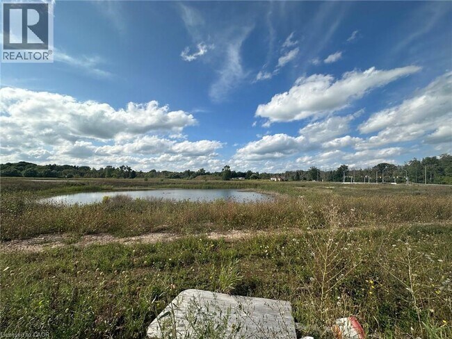 property at 7 Hiscott Dr