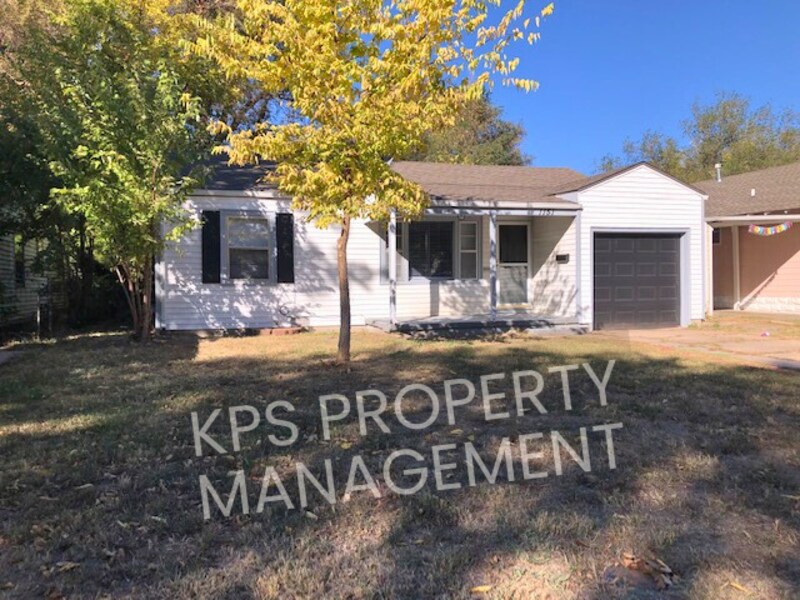 1151 Richmond S in Wichita, KS - Building Photo