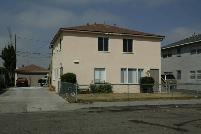 1331 Benton Way in Oxnard, CA - Building Photo - Building Photo