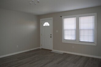 1006 W Broadway in Columbia, MO - Building Photo - Building Photo