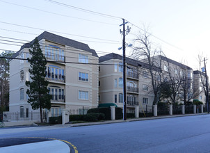 Evian on Peachtree in Atlanta, GA - Foto de edificio - Building Photo