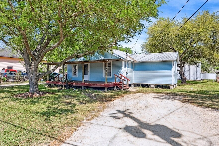 2819 Dedman St, Unit 4 in Pasadena, TX - Building Photo