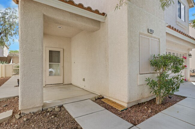 8953 Tom Noon Ave in Las Vegas, NV - Building Photo - Building Photo