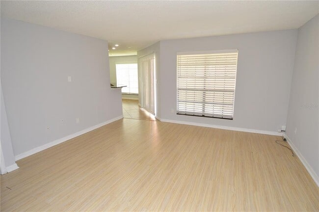 8613 Mallard Reserve Dr in Tampa, FL - Building Photo - Building Photo