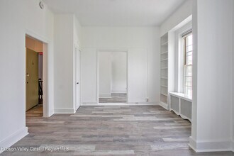 454 Warren St in Hudson, NY - Building Photo - Building Photo