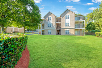 Crown Point Luxury Apartments at Crown Point in Concord, NC - Building Photo - Building Photo