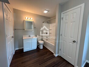 427 S 12th St, Unit B in New Castle, IN - Building Photo - Building Photo