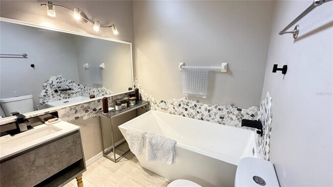 790 Pine Shores Cir in New Smyrna Beach, FL - Building Photo - Building Photo