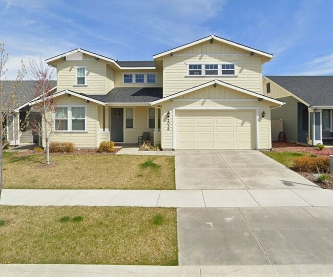 property at 2036 N Thorndale Ave