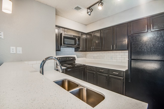 Morgan Apartments in Bedford, TX - Building Photo - Building Photo