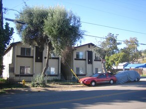 3530 Helix St in Spring Valley, CA - Foto de edificio - Other