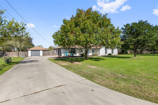 124 Poplar Dr in Buda, TX - Building Photo - Building Photo