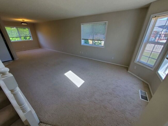 1049 Yorkshire Ct SE in Salem, OR - Building Photo - Building Photo