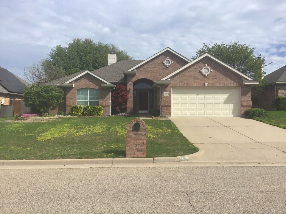 2229 Old Foundry Rd in Weatherford, TX - Building Photo