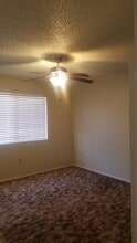 4330 Orrick Ct, Unit B in Bakersfield, CA - Foto de edificio - Building Photo