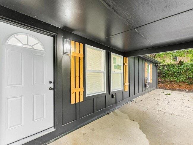 5794 Pinecrest Rd SW in Austell, GA - Building Photo - Building Photo