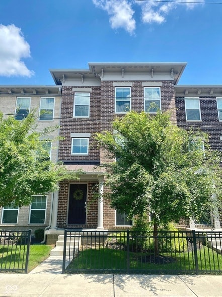 property at 1559 Bellefontaine St