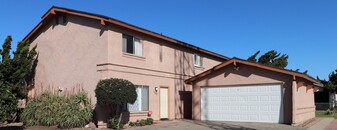 403 N Railroad Ave in Santa Maria, CA - Building Photo