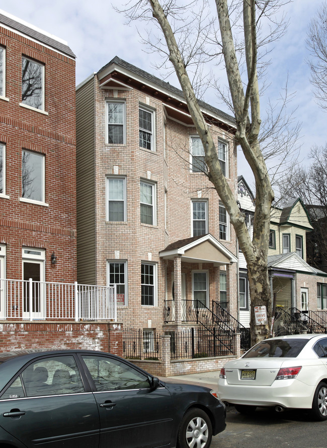 34 Court House Pl in Jersey City, NJ - Building Photo - Building Photo