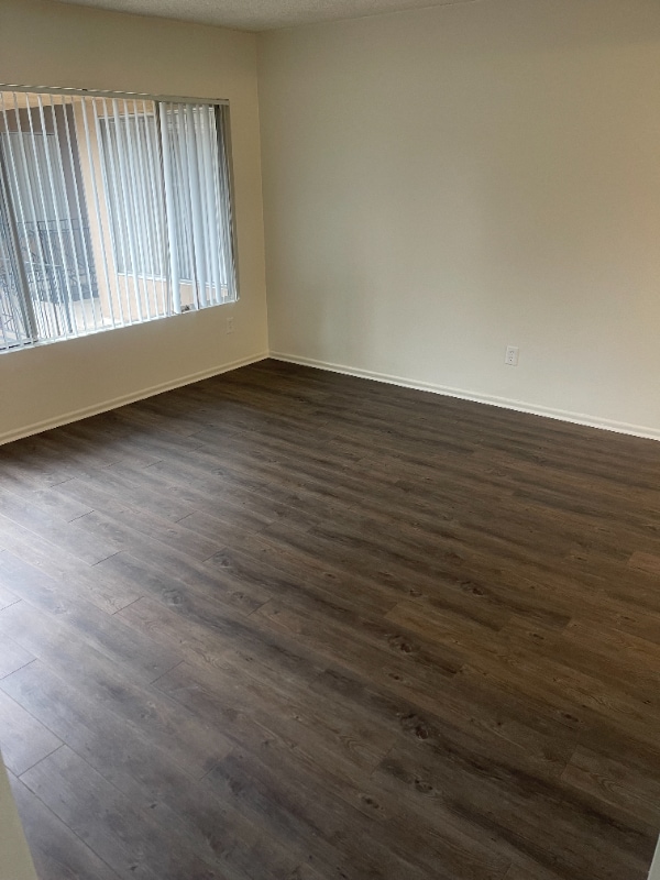 2240 E Lenita Ln