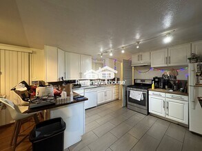 8281 Solana Dr in Denver, CO - Building Photo - Building Photo