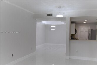 6540 NW 114th Ave in Doral, FL - Building Photo - Building Photo