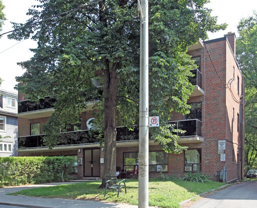 55 Lee Ave in Toronto, ON - Building Photo