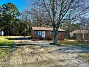 2121 Charlotte Hwy in Mooresville, NC - Building Photo - Building Photo