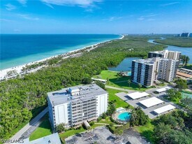 5 Bluebill Ave in Naples, FL - Building Photo