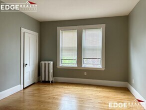 183 High St in Brookline, MA - Foto de edificio - Building Photo