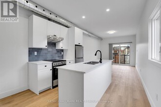 109-109 Russell Ave in Ottawa, ON - Building Photo - Building Photo
